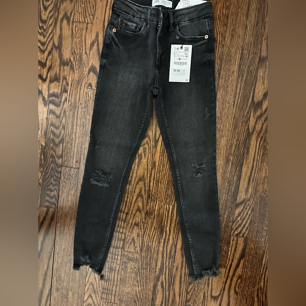 Stylish Girls black distressed skinny jeans